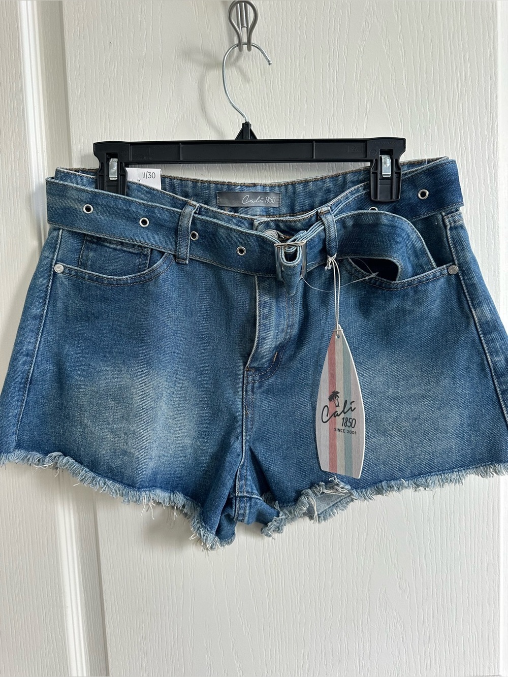 Women’s Cali 1850 Denim Shorts Size 11/30 – Denim Belt – NWT